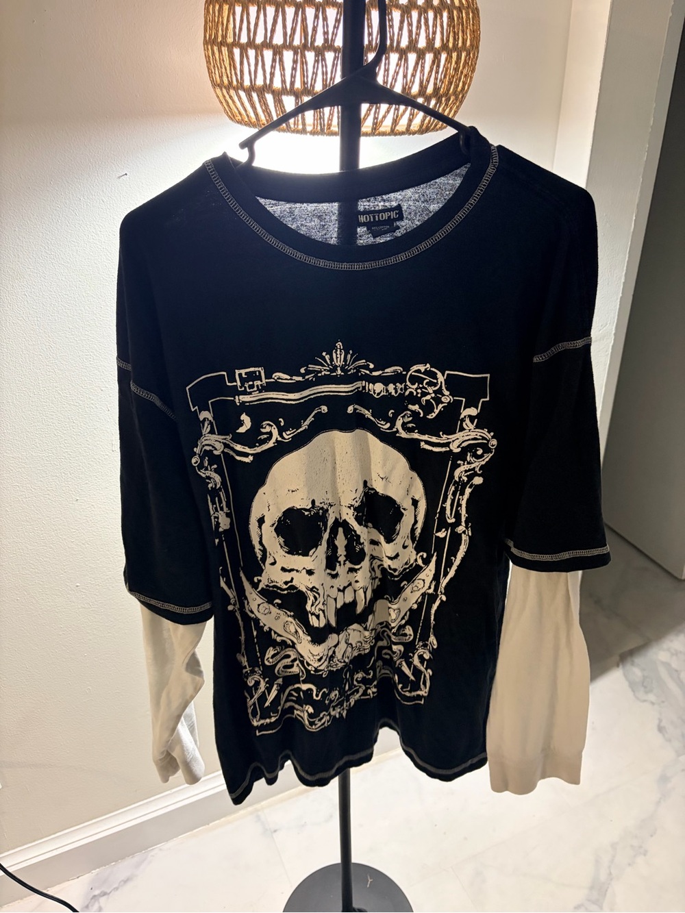 Hot Topic Black Long-Sleeve Tee with Cream Skull Graphic